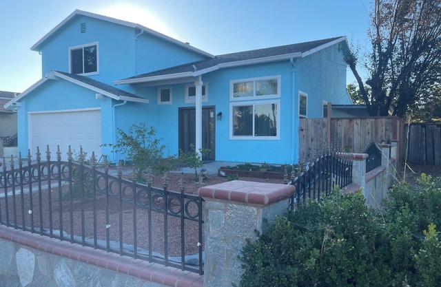 Evergreen Area - Spacious, Convenient for Family and Business