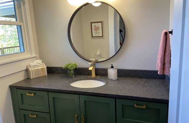 Evergreen - Spectacular VIEWS ~ Newly Renovated Lookout Mountain HOME