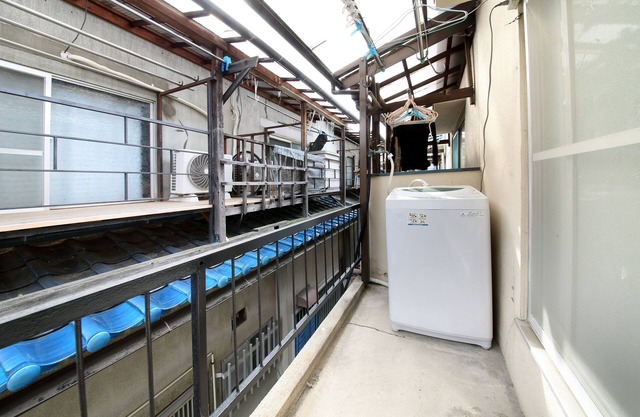 EX Two-story old private house Matsubara