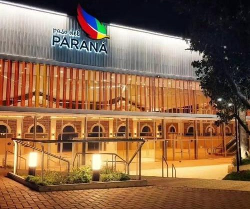 Excelente departamento, a metros del Shopping Paso del Paraná, vista al río Paraná - silencio - ideal para descansar - barrio residencial - Cámaras de seguridad 24hs - unidad Monitoreada
