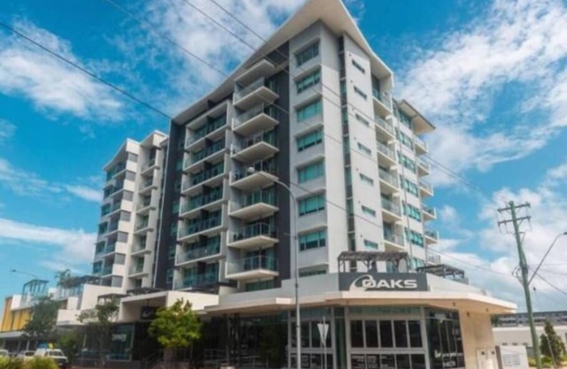 Excellent Location - Modern Hotel Room in Mackay!