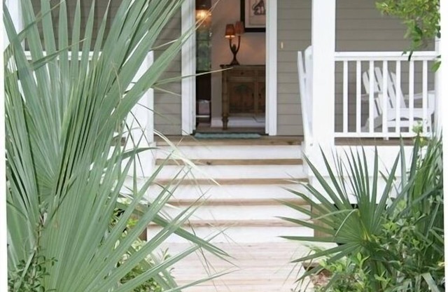Exceptional Luxury Home, Ideal for 2 Families, Easy Beach Access