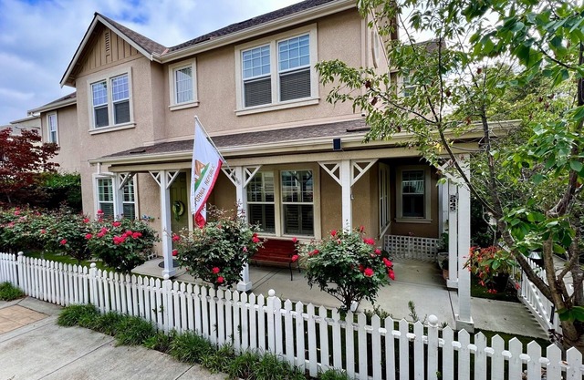 EXCEPTIONAL NAPA Wine Country 3 bedroom, 2.5 bath HOUSE fully furnished rental