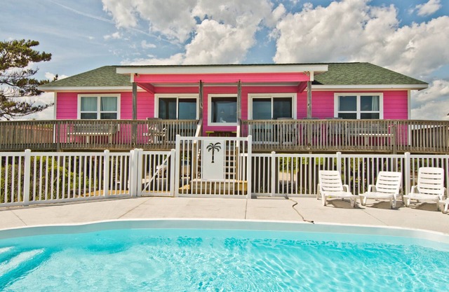 Exceptional Ocean Front Cottage With Pool Perfect For Your Family!