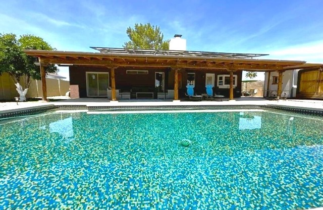 Exceptional! Remodeled 3Bd/2Ba with GIANT Private Pool and Covered Patio