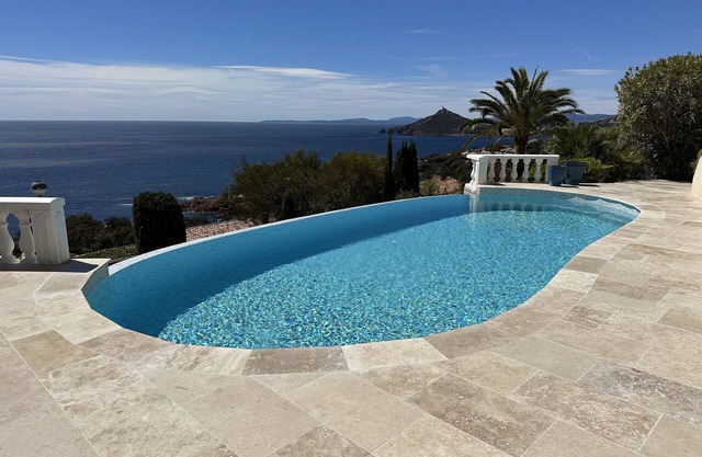 EXCEPTIONAL SEA VIEW VILLA SAINT RAPHAEL 15 'walking from THE BEACH