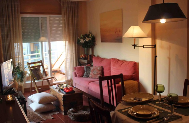 EXCLUSIVE APARTMENT IN SANXENXO, GARDEN AND SWIMMING POOL 100 M FROM SILGAR BEACH