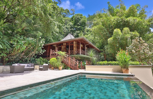 Exclusive Balinese Garden Villa w/Private Pool and Sculpted Gardens with Pagoda