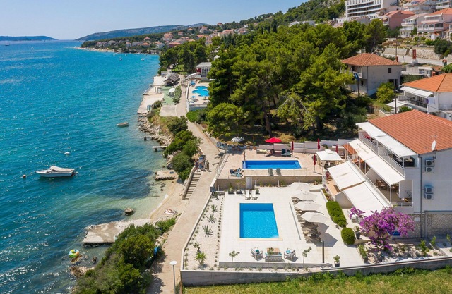 EXCLUSIVE LOCATION DIRECTLY ON THE BEACH! NEW OPEN SWIMMING POOL!