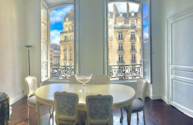 Exclusive Suite Parisian Palace