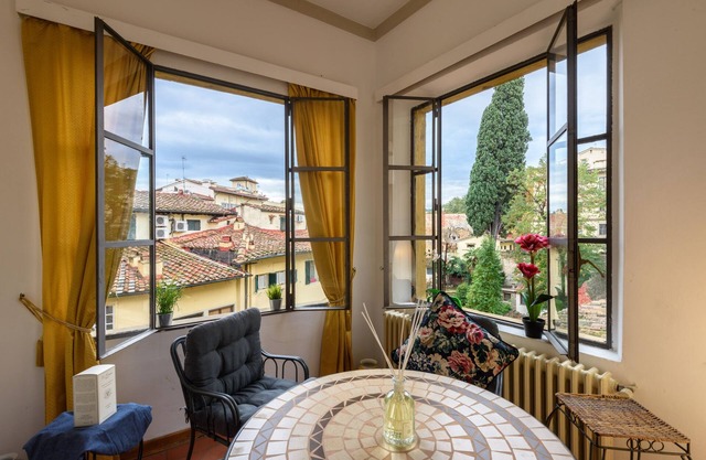 EXCLUSIVE SUITE with Amazing Terrace in the heart of Florence Ponte Vecchio
