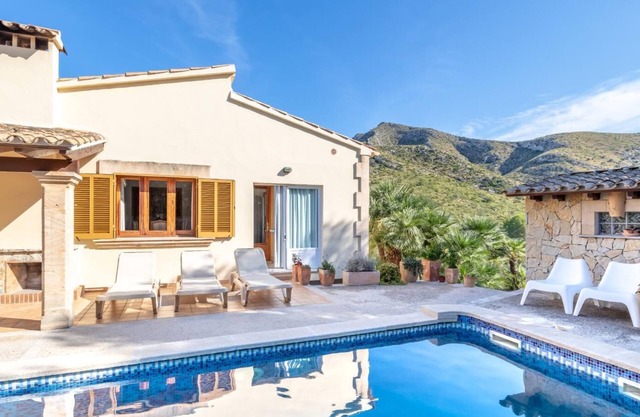 Exclusive Villa With Ocean Views and Private Pool!