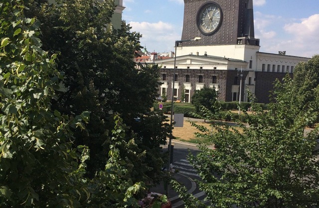 Exclusive Vinohrady Location - Charming 2 Bedroom/2 Bathroom w/Balcony &Elevator