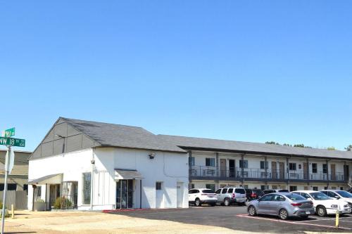 Exclusivo Inn by OYO Grand Prairie, TX