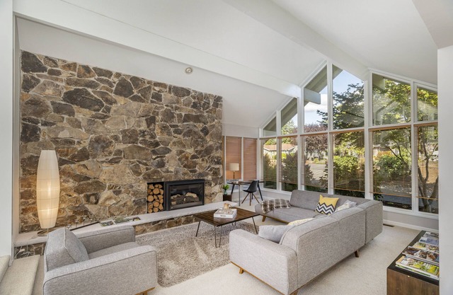 Executive 4BR Home, Clyde Hill, Pet ok, Large Fenced Garden, WIFI, October %