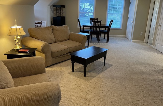 Executive Apartment On Private Estate -Organic Farming - Eggs ,Meats & More