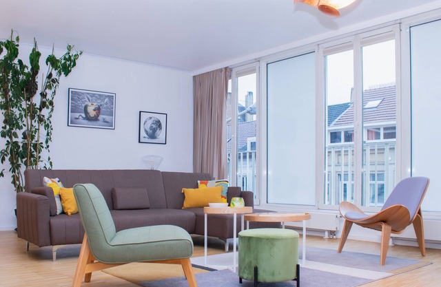 Executive Serviced Residence w/Parking