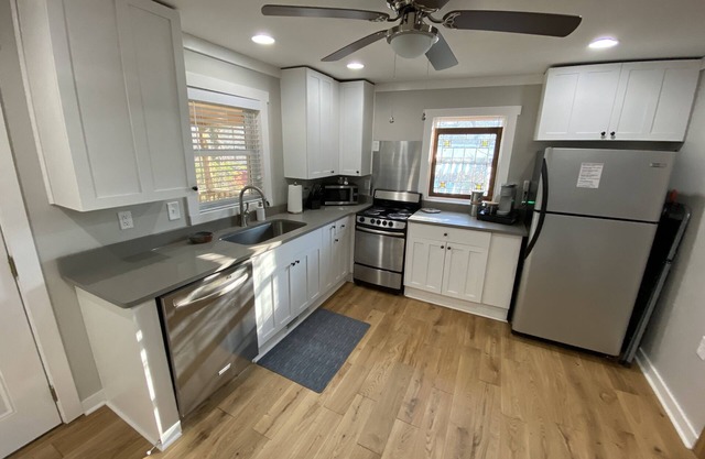 Executive Cottage, 5 star accommodations near historic downtown Toccoa.