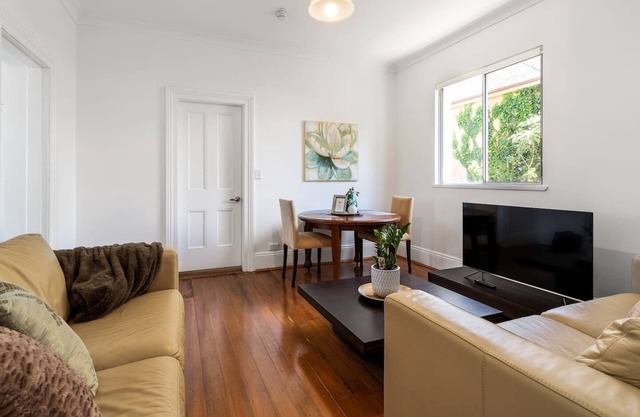 Executive Esperanza Stay in a Victorian Manor