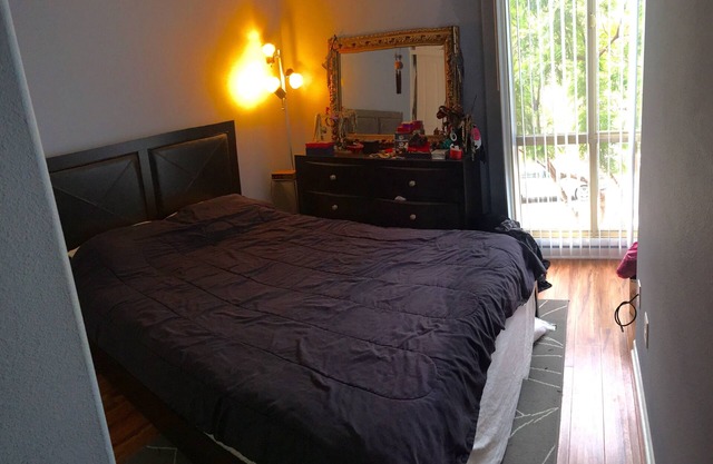 Executive Rental - Little Italy Modern Condo With Parking