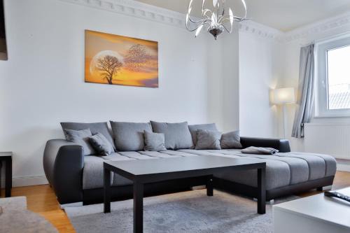 Exklusives Apartment im historischen Wohnhaus mit Kamin, Bad & viel Platz