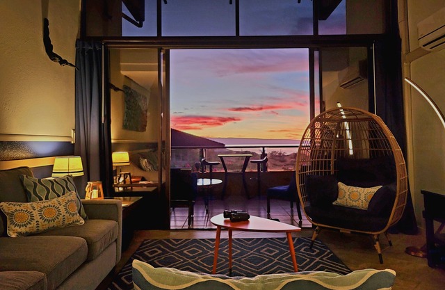 Expansive Oceanview Lanai: Pool, Hot Tub , Steps to Beach!