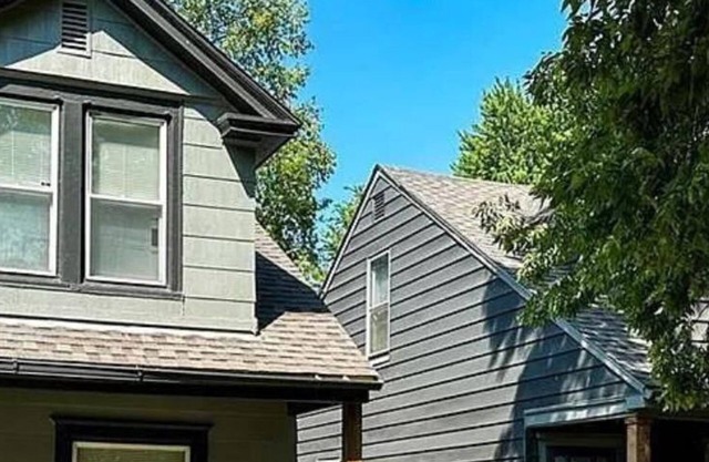 Experience KC from Twin Bells: Two Charming Bungalows, One Prime Location!