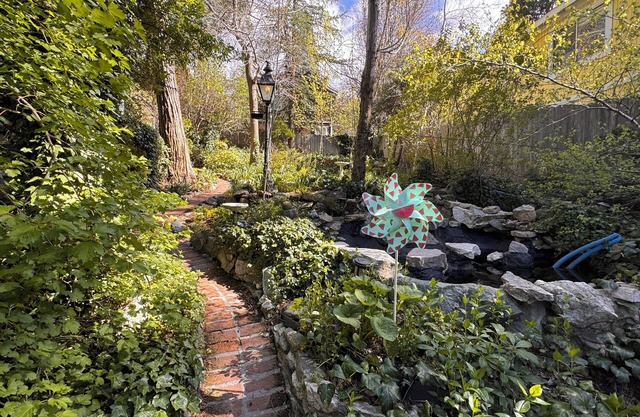 Experience Lake Gregory charm steps away! Four bedroom Crestline cottage awaits.