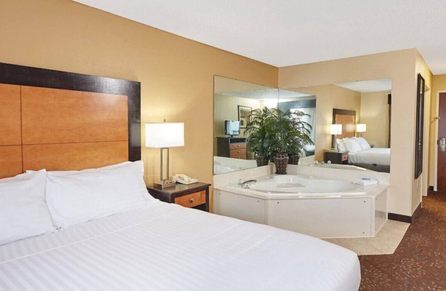 Experience Luxury in Suite W/ Whirlpool Tub!