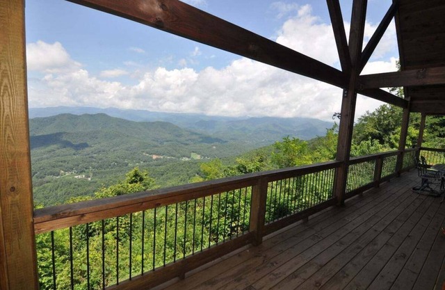 Experience mountain serenity at A Bear's Retreat, Bryson City, NC