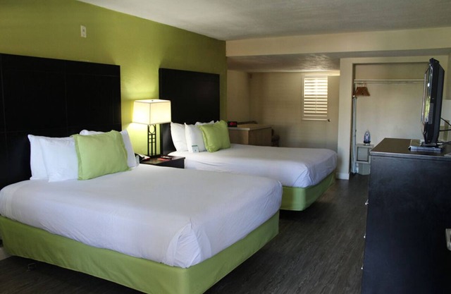 Experience San Diego's Western Charm! 4 Modern Units w/FREE Breakfast