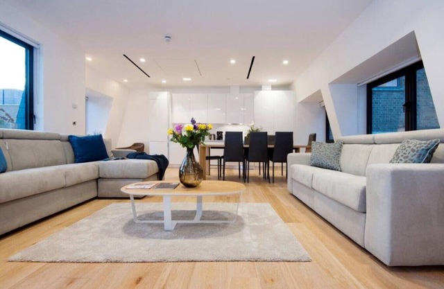 Explore Central London from a Luxurious Penthouse