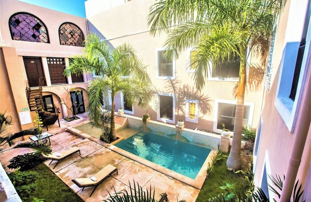 Explore Mérida from a Comfortable, Central Location: 3 Stay with 2 Double Rooms