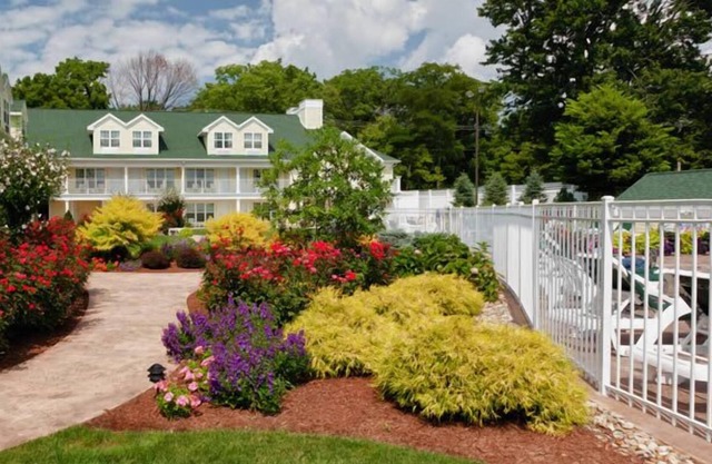 Explore the Stunning View of the Kelleys Island, Glacier Suite 112