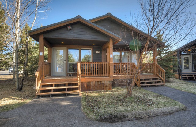 Explorer Cabins At Yellowstone