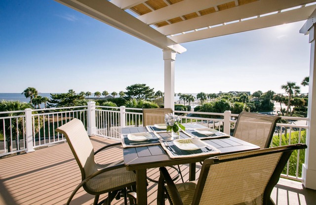 Exquisite Atrium Villa with Unequalled Ocean View -Amenity Card Included