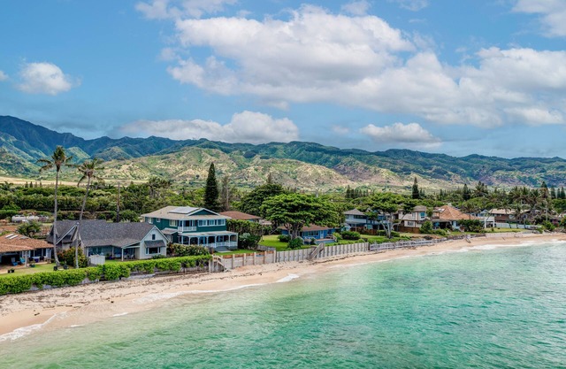 Exquisite Bali-Style Beachfront, Two Master Suites
