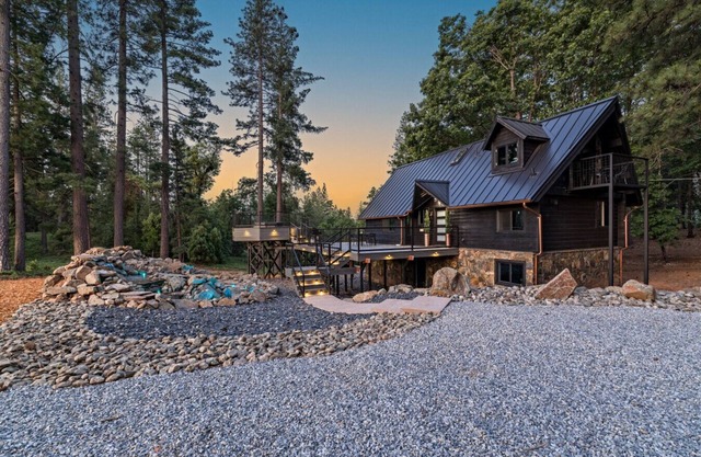 Exquisite Custom Country Home on National Forest