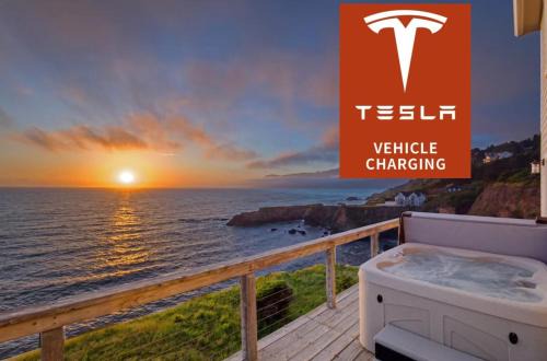Exquisite Oceanview! by OceanviewHotTubs Oceanfront! Shelter Cove, CA Tesla EV station