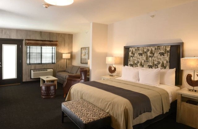 Extended Stay King Suite, Kitchenette, Stoney Creek Broken Arrow!