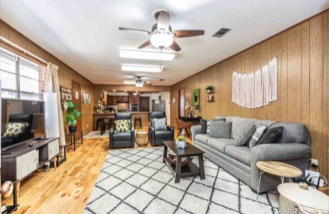 Extended Stay Safe Haven-Big Car Port Parking!