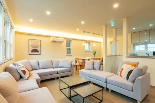 F's Villa Sapporo フルリフォーム 駐車場完備 寝室4部屋 UB WC各階完備