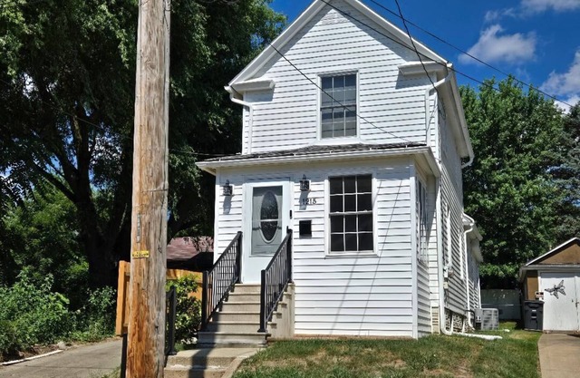 Fab 50's Firestone Flat. A/C & Pet friendly