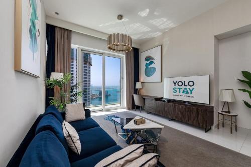 Fabulous 2BR Apartment with Palm View in Media City