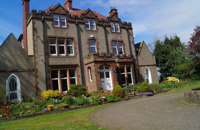 Fabulous 8 bedroom Edwardian country house set in 3 acres with own tennis court