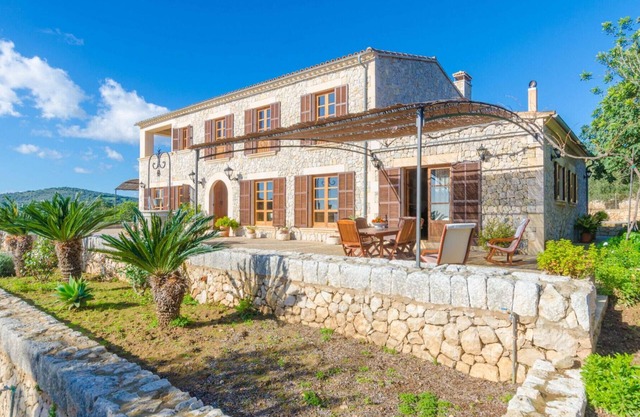 Fabulous country house with pool