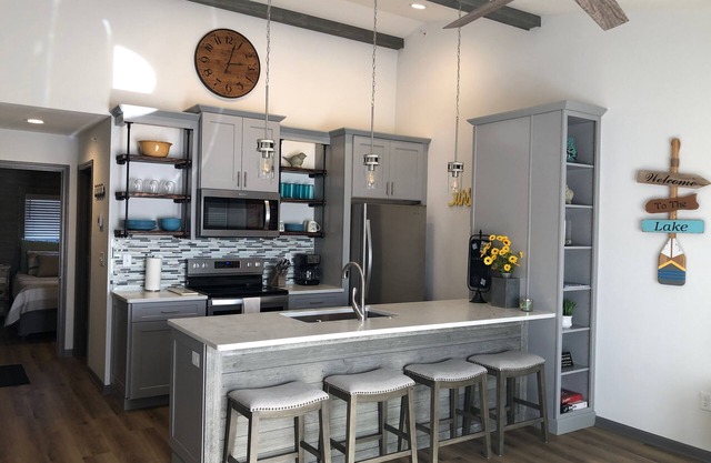 Fabulous Lakefront Condo w/Great View & Location