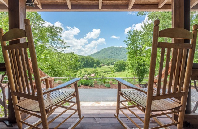 Fabulous View and location. French Countryside view in beautiful N. Georgia.