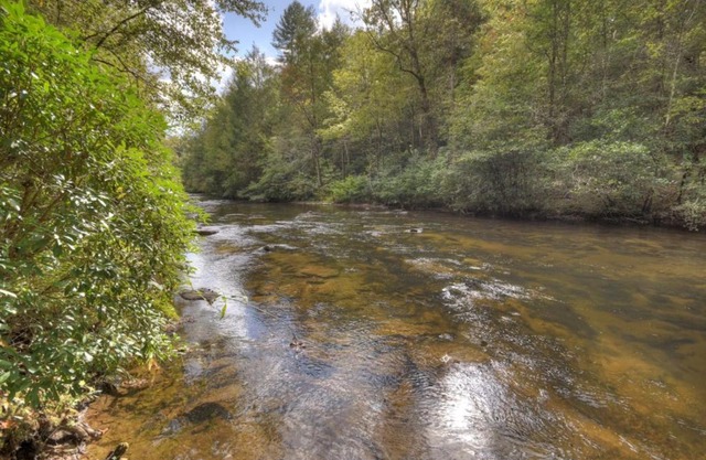 Fade Away On Fightingtown - Cuddleup