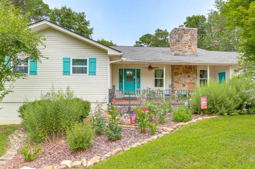 Fairfield Bay Home On Golf Course with Fenced Yard!